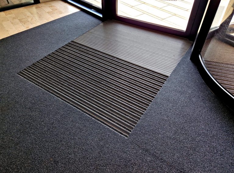 tapico-tapis-aluminium-personnalisé-ou-uni-sur-mesure-pour-professionnels-entreprise-societe