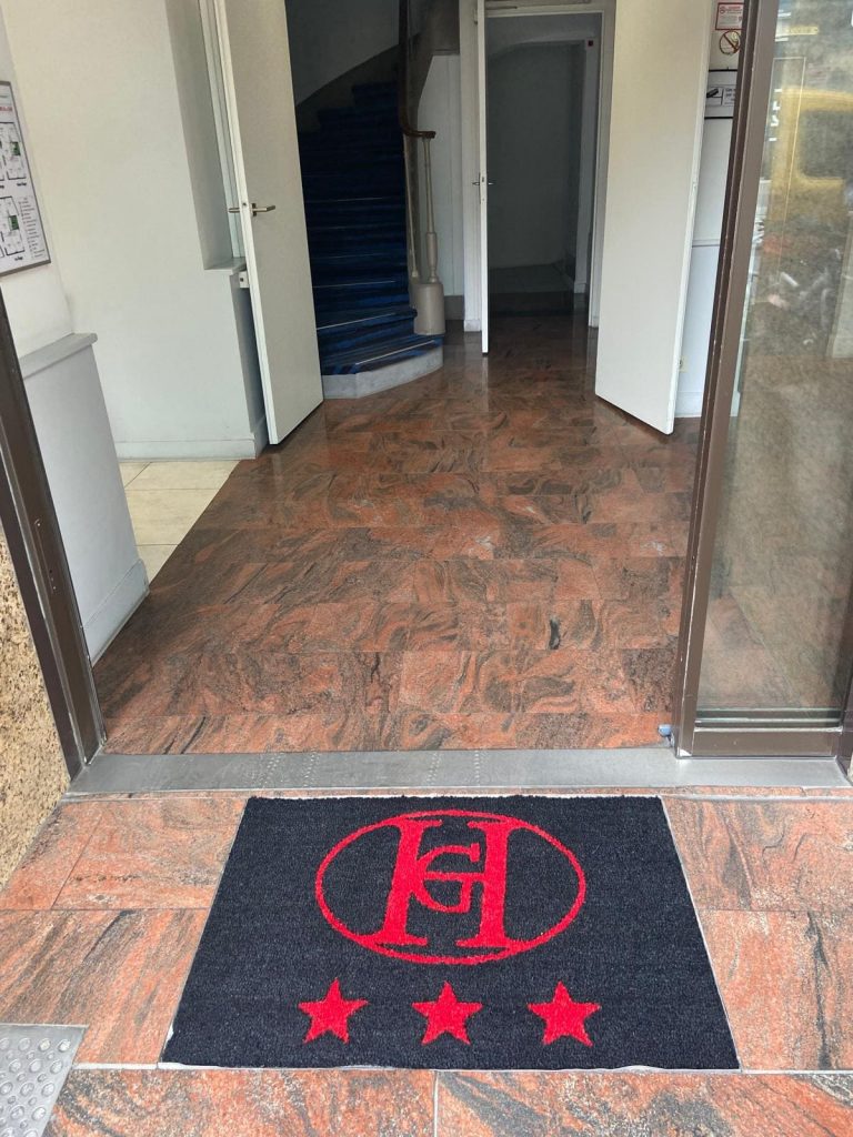tapico-tapis-brosse-coco-naturel-ou-synthetique-personnalisé-ou-uni-sur-mesure-pour-professionnels-entreprise-societe