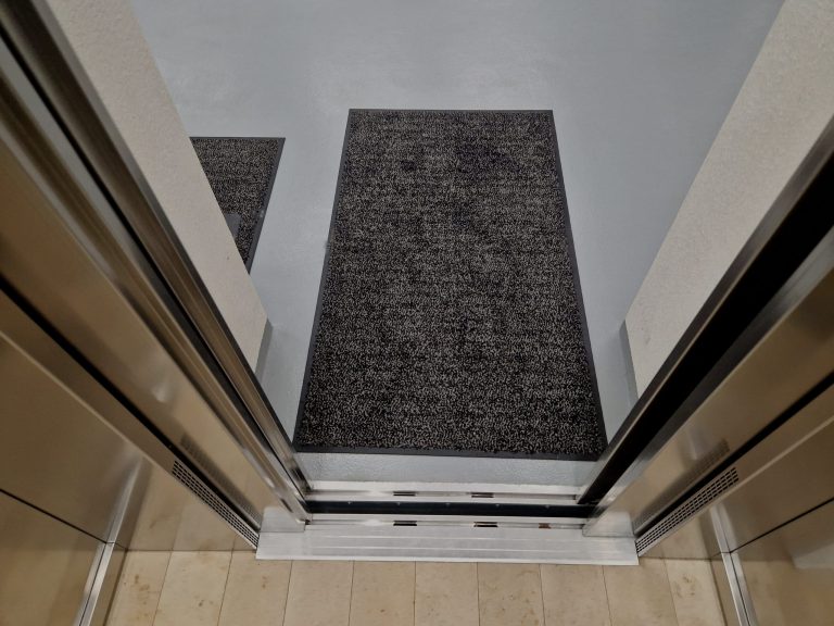 tapico-tapis-antisalissure-personnalisé-ou-uni-sur-mesure-pour-professionnels