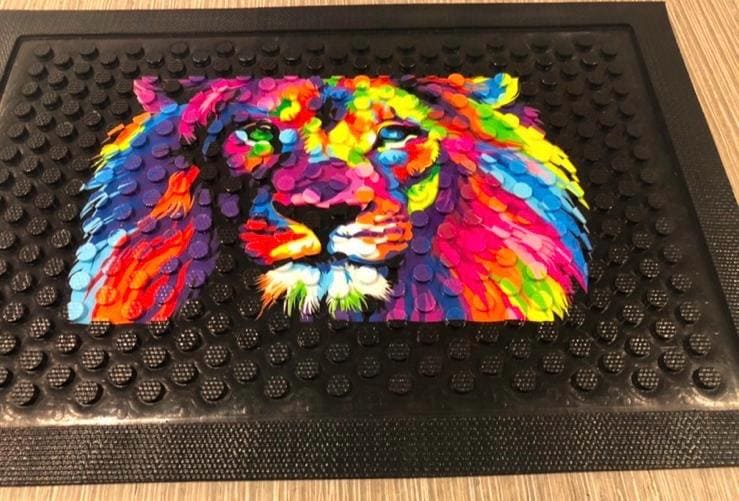 tapico-tapis-caoutchouc-personnalisé-ou-uni-sur-mesure-pour-professionnels-LION