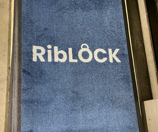 tapico-tapis-antisalissure-personnalisé-ou-uni-sur-mesure-pour-professionnels-riblock