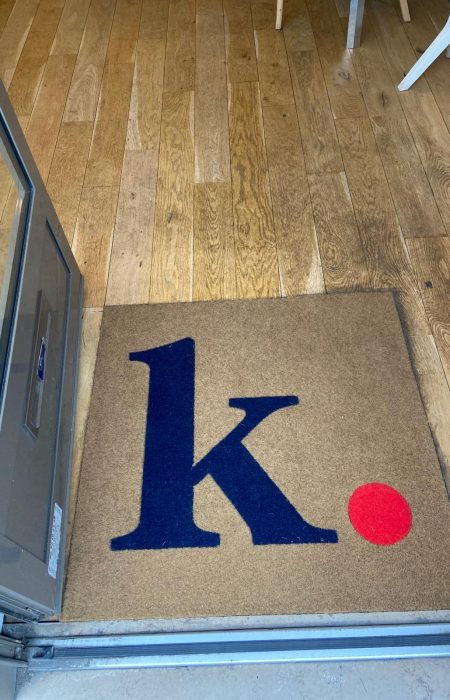 tapico-tapis-antisalissure-personnalisé-ou-uni-sur-mesure-pour-professionnels-agence-immobiliere-k
