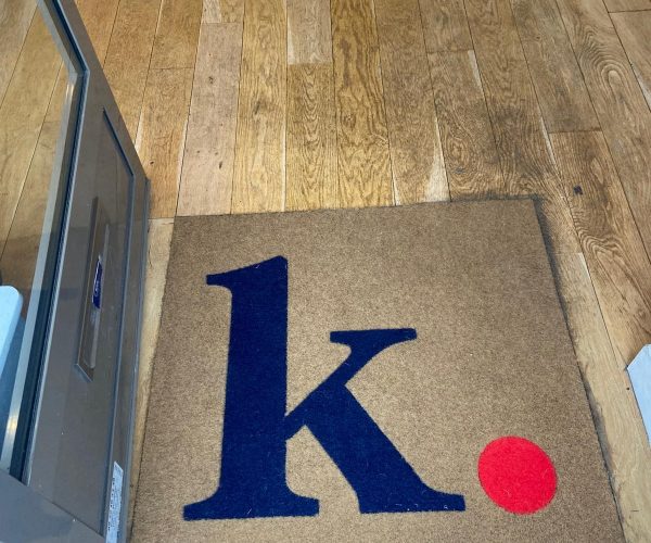 tapico-tapis-antisalissure-personnalisé-ou-uni-sur-mesure-pour-professionnels-agence-immobiliere-k