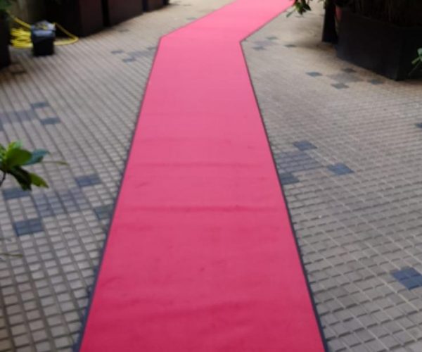 tapico-tapis-evenementiel-pvc-personnalisé-ou-uni-pour-professionnels-hotels-cour-Paris
